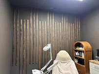 HandyBrother Toledo Handyman - Flooring showroom 1