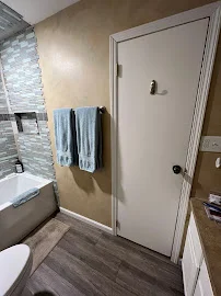 CM Kitchen and Baths - Flooring showroom 1